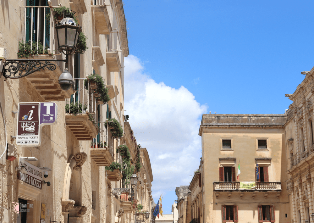 Basilica di Santa Croce Square 2