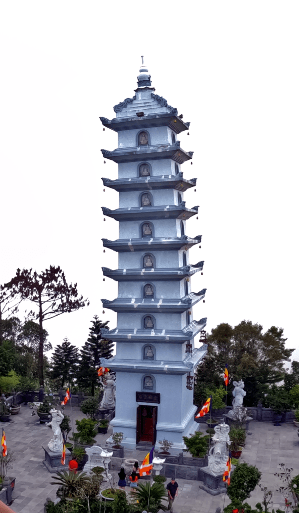 Linh Phong Bao Thap (Tower of the Linh Mu Pagoda)